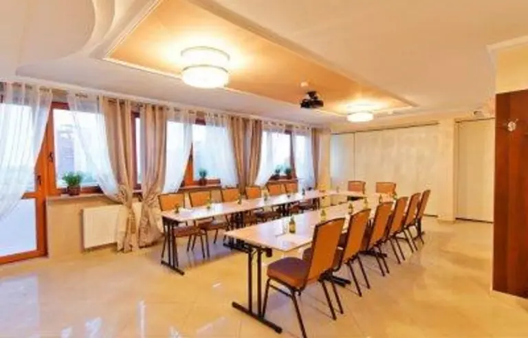 Hotel Wiatraczna - ZAMKNIĘTY - zdjęcie 1