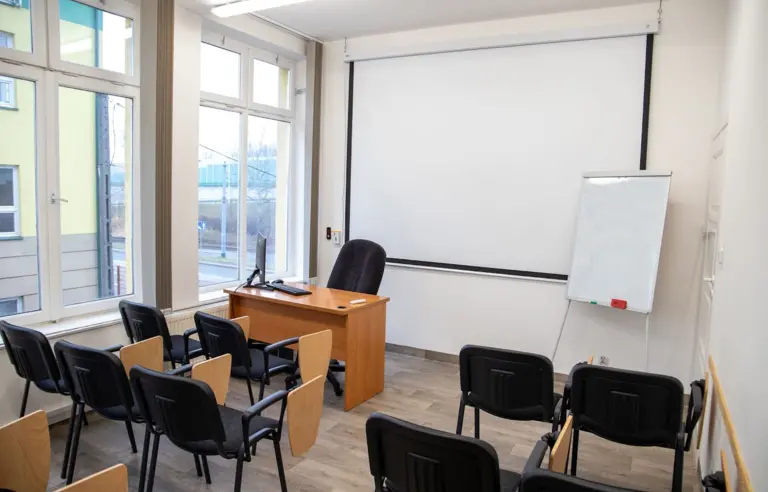 Akademia Humanistyczno-Ekonomiczna w Łodzi - Filia w Warszawie - zdjęcie 1
