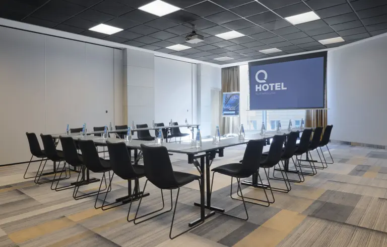 Q Hotel Plus Wrocław - photo 1