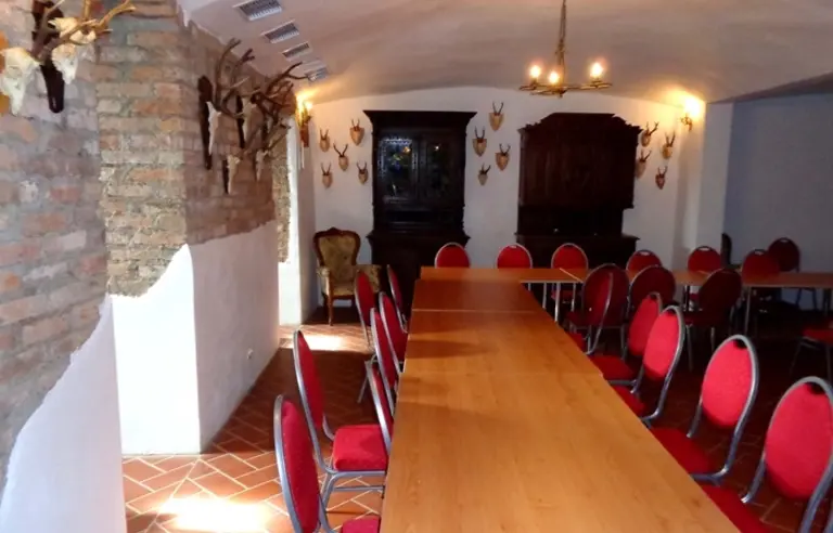 Dwór Strzyżew - zdjęcie 1