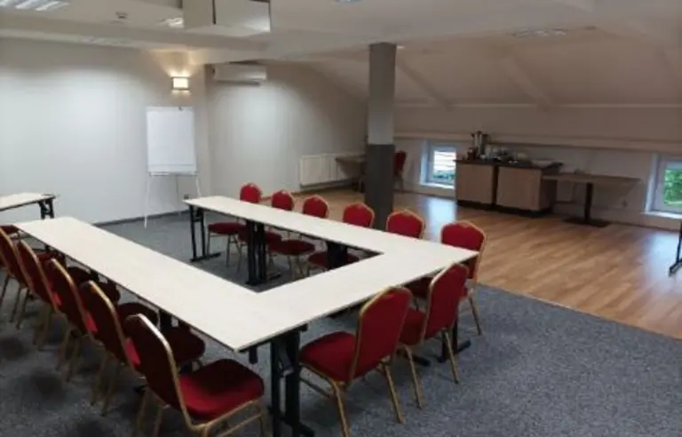 Hotel Przystanek Toruń & Restauracja Lokomotywa - zdjęcie 1