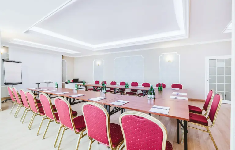 Hotel Windsor nad Zalewem Zegrzyńskim - photo 1