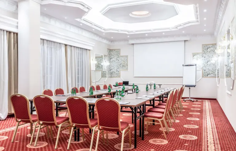 Hotel Windsor nad Zalewem Zegrzyńskim - photo 1