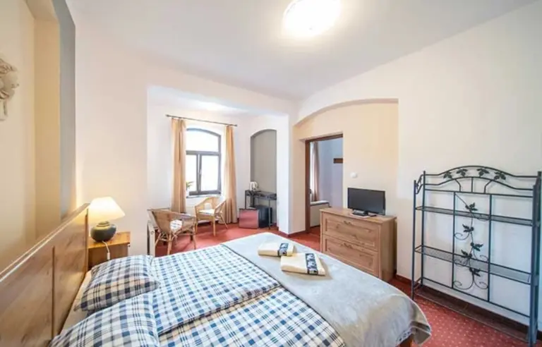 Amadeus Apartments & Restaurant