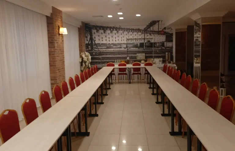 Hotel Przystanek Toruń & Restauracja Lokomotywa - zdjęcie 1