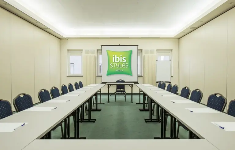 ibis Styles Warszawa West - photo 1