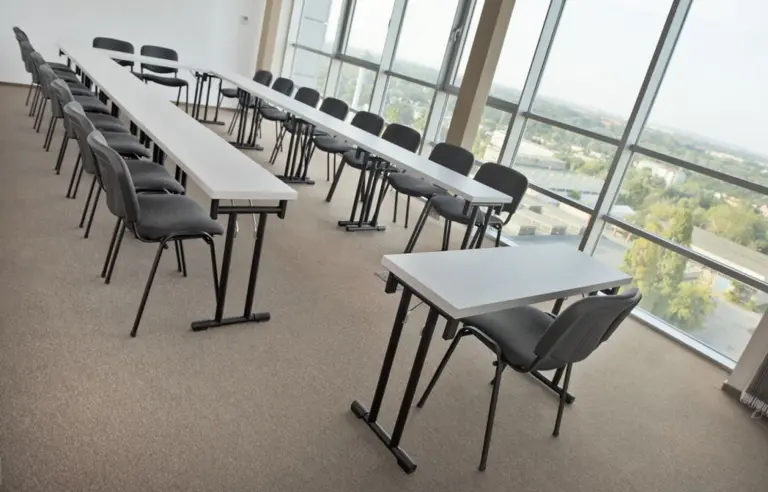 Sale Omega Poznan sala konferencyjna Winkiel