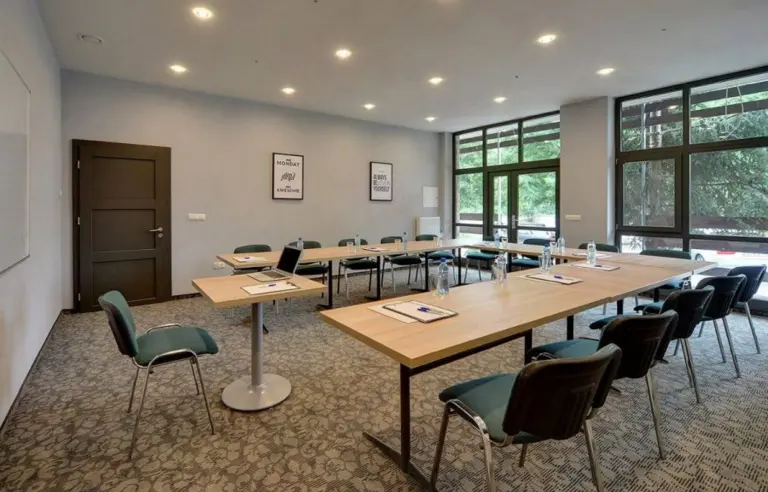 Centrum Wypoczynkowo-Konferencyjne Trzy Jeziora - zdjęcie 1