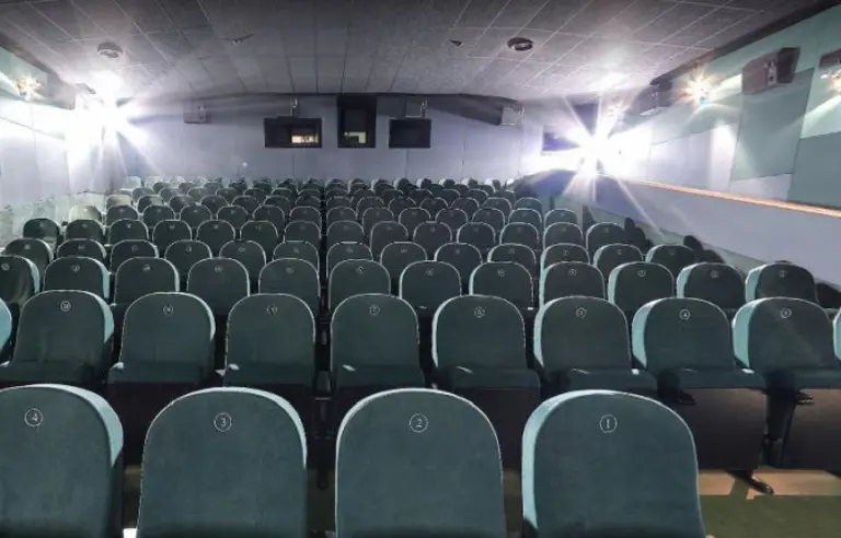 Dolnoslaskie Centrum Filmowe Wroclaw sala Lalka