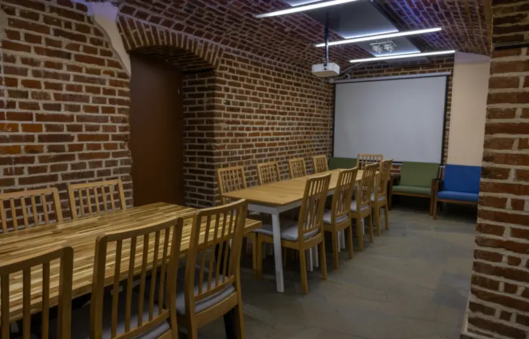 Salka nr. 1 o pow. 30 m2. Aranżacja mebli wg. życzeń.