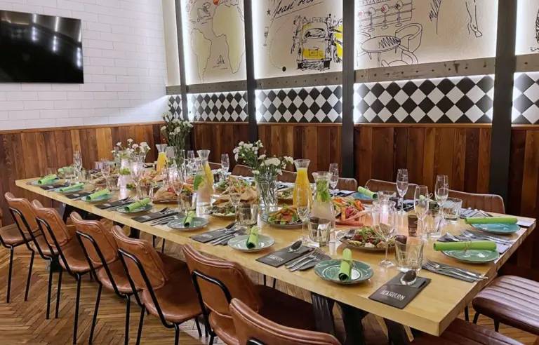 Dzień i Noc Hala Mirowska - zdjęcie 1