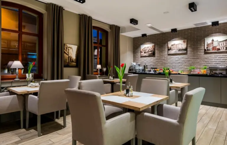 Hotel i Restauracja "Dworek 1885" Ostrzeszów - zdjęcie 1