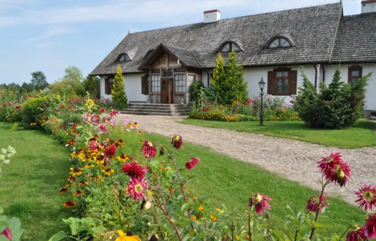 Dworek Łukowiska - photo 1