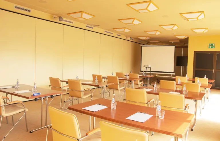 Ośrodek Konferencyjno-Wypoczynkowy Hyrny - zdjęcie 1