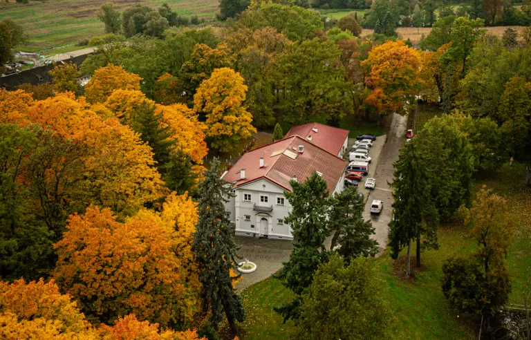 Stado Ogierów w Bogusławicach Duży teren rekreacyjny