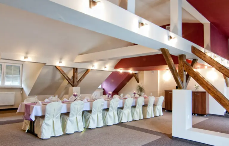 Centrum Restauracyjno-Hotelowe Florres - photo 1