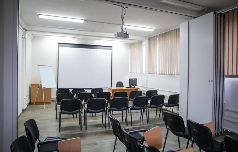 Akademia Humanistyczno-Ekonomiczna w Łodzi - Filia w Warszawie - zdjęcie 1
