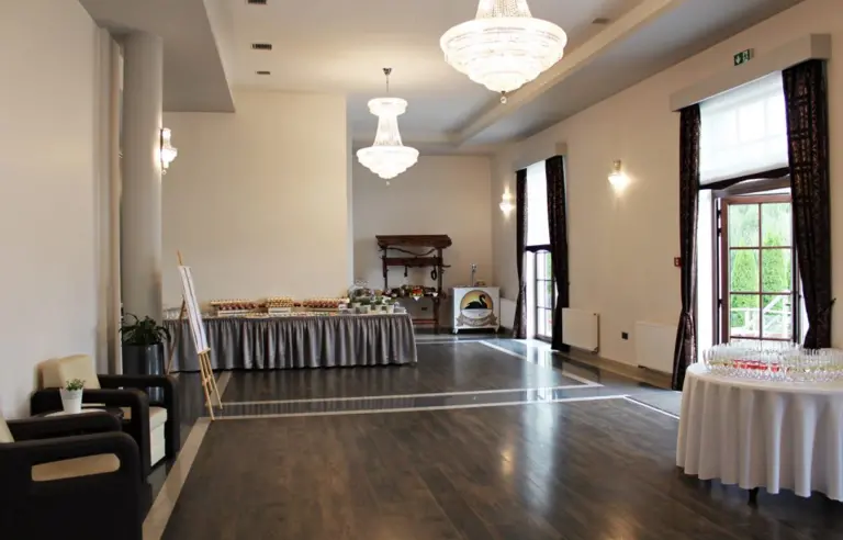 Hotel Nad Stawem - zdjęcie 1