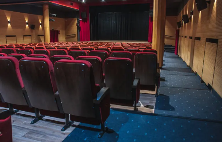 Dom Kultury Swit Warszawa sala widowiskowa