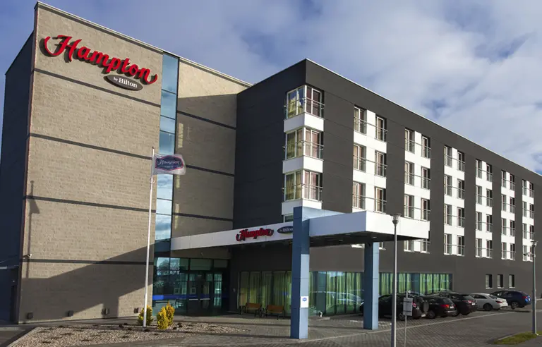 Hampton by Hilton Gdańsk Airport Fasada hotelu