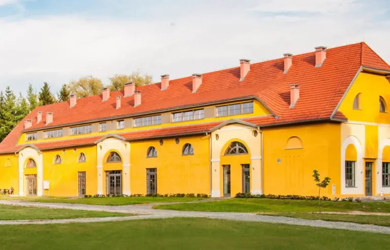Bukowiec. Folwark i Park