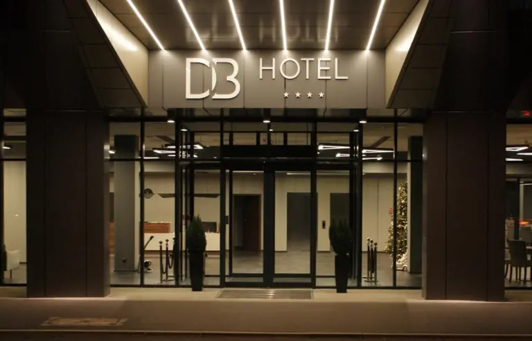 Hotel DB Wrocław wejście
