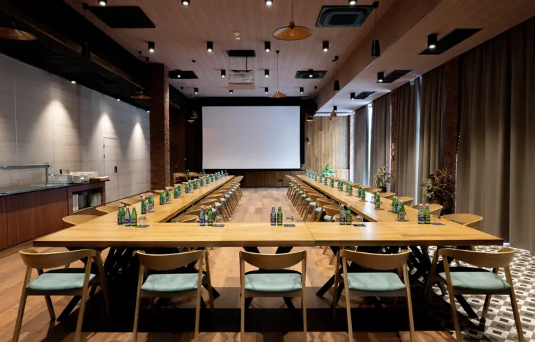 Sala Sosnowa - podkowa