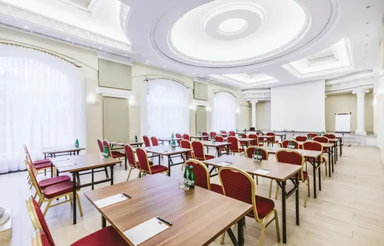 Hotel Windsor nad Zalewem Zegrzyńskim - photo 1