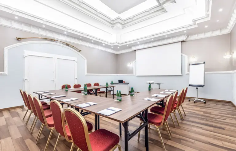 Hotel Windsor nad Zalewem Zegrzyńskim - photo 1