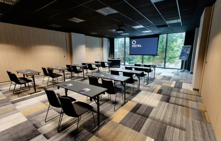 Q Hotel Plus Kraków - photo 1