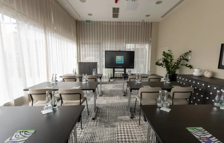 ibis Styles Warszawa Airport - zdjęcie 1
