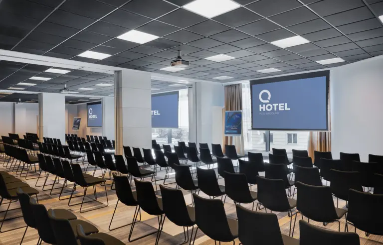 Q Hotel Plus Wrocław - photo 1