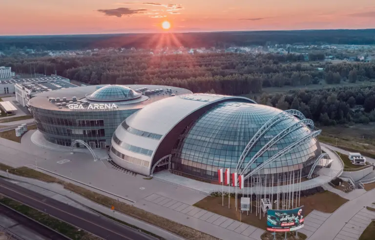 Zen.com Expo Rzeszów Jasionka na zewnątrz