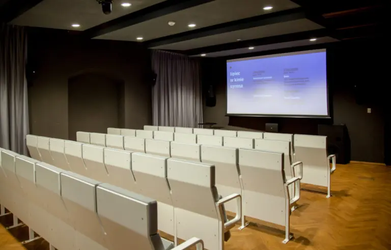 Muzeum Warszawy sala kinowa