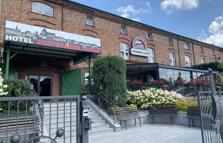 Hotel Przystanek Toruń & Restauracja Lokomotywa - zdjęcie 1
