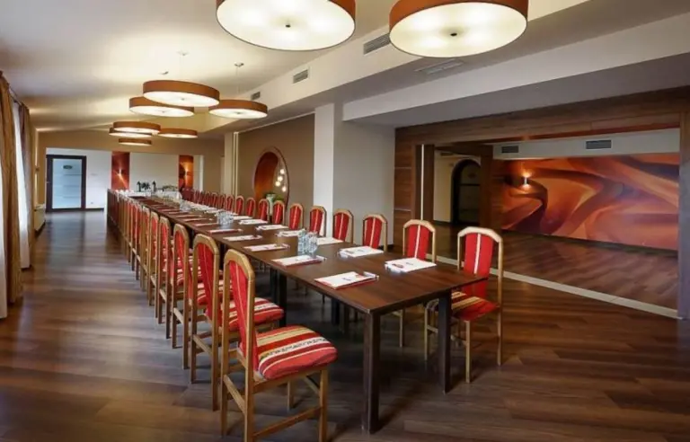 Hotel Luzino - zdjęcie 1