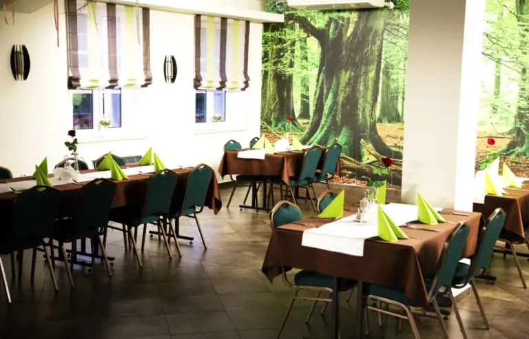 Centrum Restauracyjno-Hotelowe Florres - photo 1