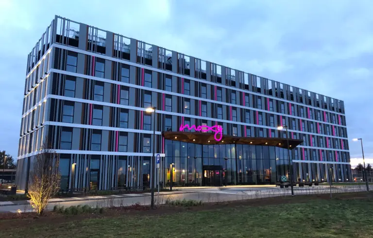 Hotel Moxy Poznań budynek