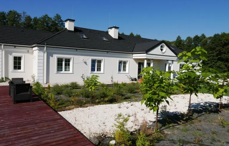 Olszynowy Dwór Miastków Kościelny budynek