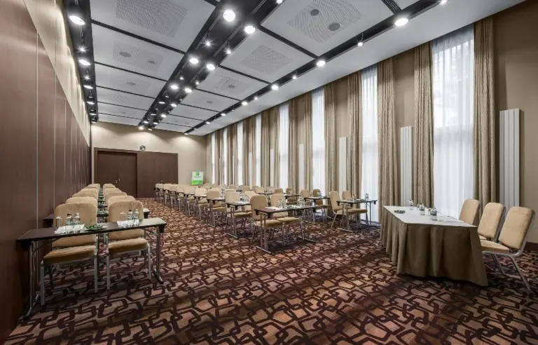 Holiday Inn Resort Warszawa Józefów - photo 1