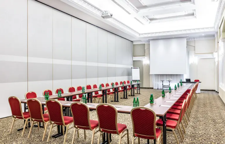 Hotel Windsor nad Zalewem Zegrzyńskim - photo 1