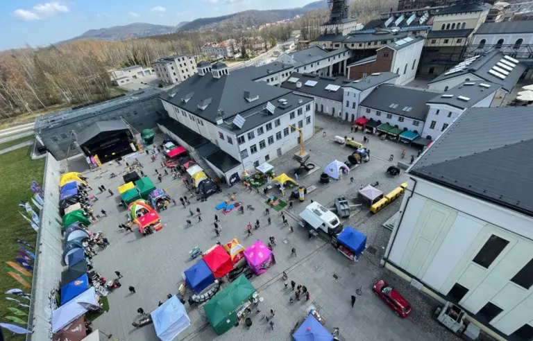 Centrum Nauki i Sztuki Stara Kopalnia Walbrzych teren otwarty