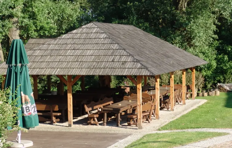 Dwór w Zabużu - zdjęcie 1