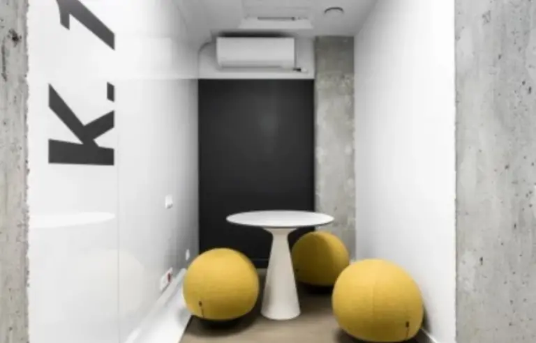 Brain Embassy Konstruktorska 11 - zdjęcie 1