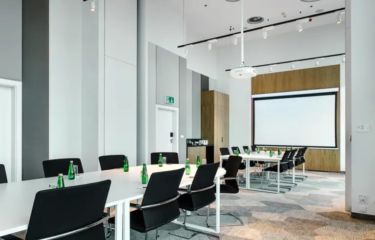 Połączone sale Kraków i Warszawa