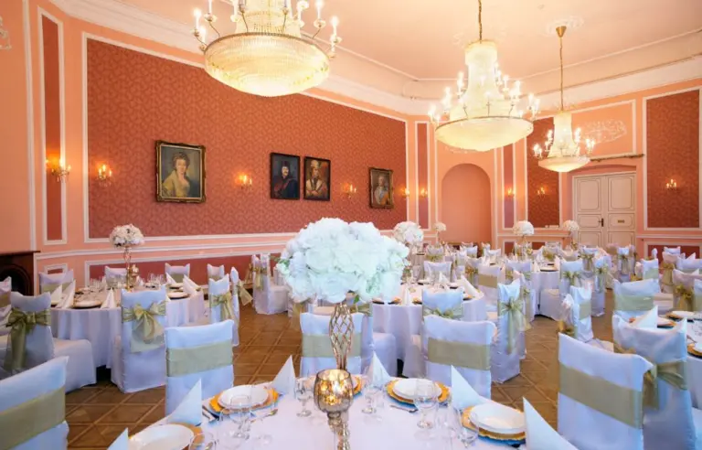 Pałac Sieniawa - zdjęcie 1