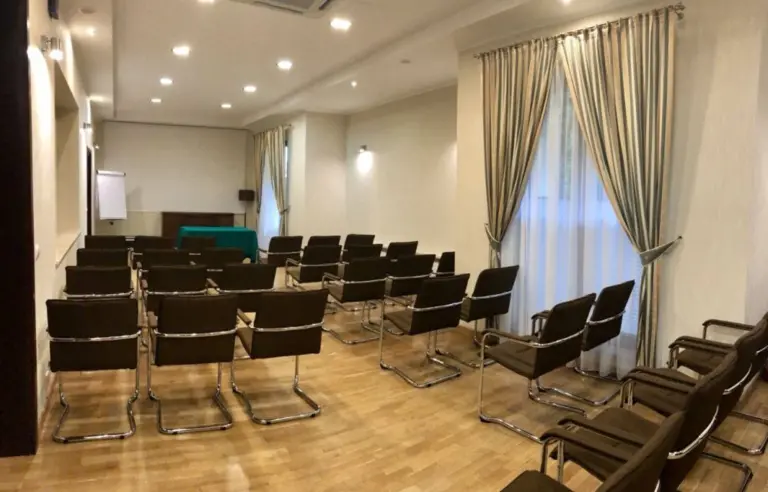 Hotel na Uboczu Warszawa sala konferencyjna