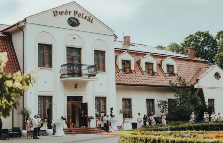 Dwór Polski Resort Parkowy Potworów