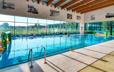 Całosezonowy basen wewnętrzny