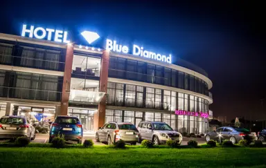 Hotel Blue Diamond w nocy